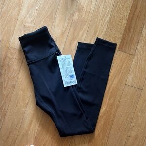 Lululemon leggings 28” NWT